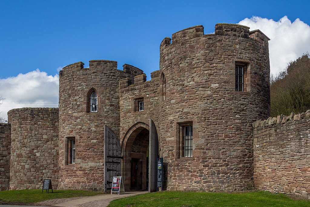 Beeston Castle by Mike Peel - location page image